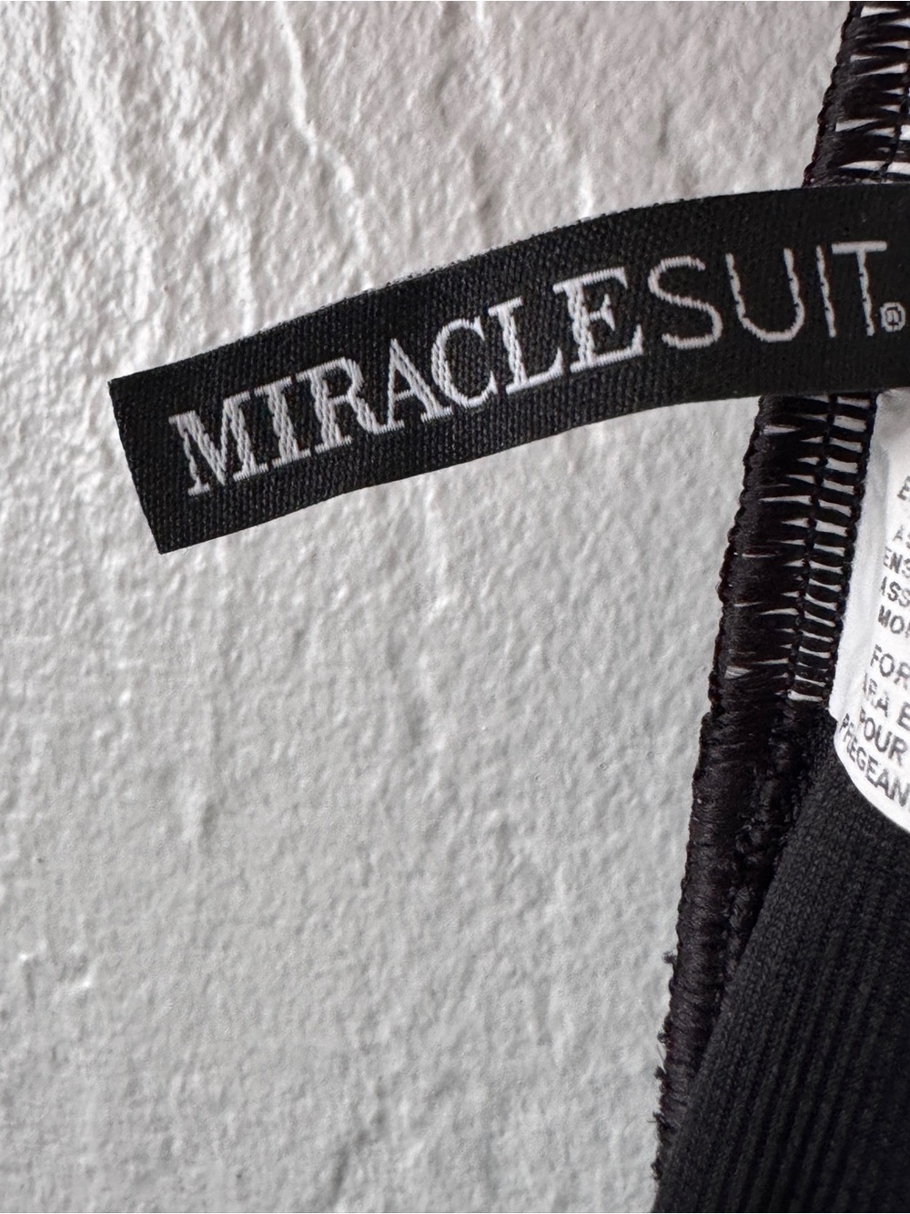 Miraclesuit DD-Cup Sideswipe One Piece Black Ruched One-Piece Swimsuit Size 14 - Picture 11 of 13